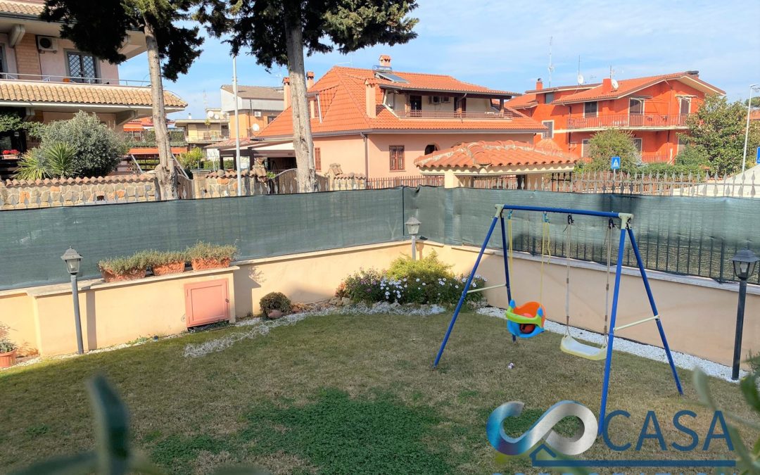 FINOCCHIO: VILLETTA A SCHIERA ANGOLARE CON GIARDINO DI 100 MQ